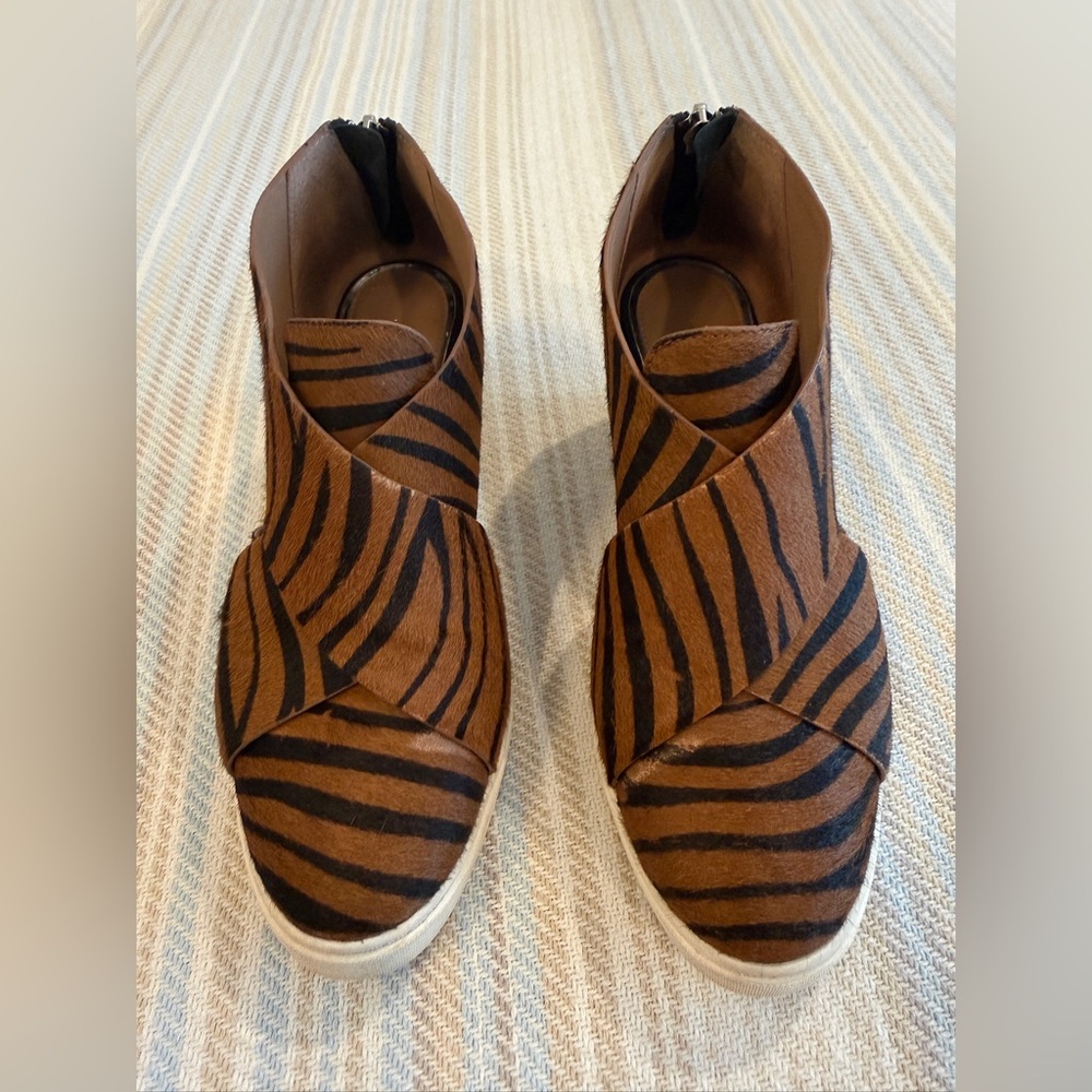 Striped Open-Toe Platform Tiger Print Sandals